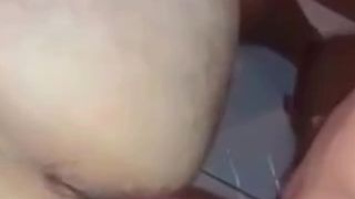 TRANS SOCANDO PIROCA NO CU DO MACHO