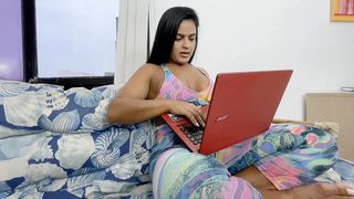 FOI ENSINAR UMA MATERIA DE FACULDADE PARA MINHA AMIGA E REALIZEI O MEU DESEJO DE TRANSAR COM A GOSTOSA