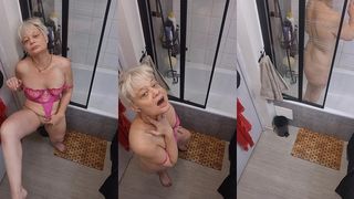 REJOINT MOI DANS MA BOUCHE JE SUIS TOUTE CHAUDE ET VEUX UNE BITE