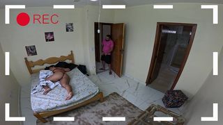 FLAGREI MEU AMIGO METENDO NA ESPOSA DO OUTRO!