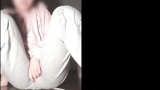 普通にオナニーするのは興奮しないから裏垢男子と相互オナニーして感じまくる女性大◯生。