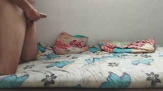 EMPUJANDOLE EL TOCHE