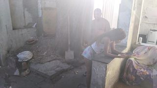 FUDENDO MAGRINHA NO QUINTAL