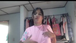 LA DE MI VECINO CON UN CULO PERFECTO EN SU PRIMERA VEZ HACIENDO PORNO