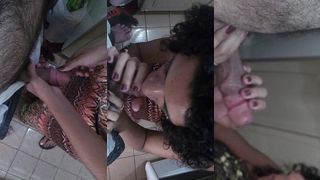 JADE CRISTAL RJ - ENTREGADOR DA FARMACIA GANHA BOQUETE E FILMA PARA O MARIDO ASSISTIR QUANDO CHEGAR