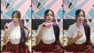 JOVEN DE 18 ANOS FINALMENTE CONSIGUE SU PRIMERA CREAMPIE