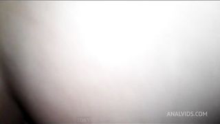 ibamos a ver una pelicula mientras esperaba a mi novia, pero el deseo prohibido nos gano y cuando menos lo pense ya le estaba dando por el culo.