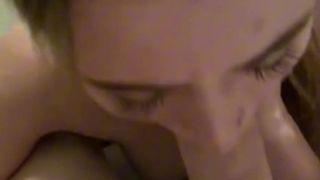 MAMANDO POLLA DE UN DESCONOCIDO Y SEXO SIN CONDON