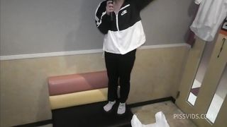 大◯生彼女とカラオケでハラハラしながらプライベートなえっちするカップル。