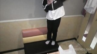 大◯生彼女とカラオケでハラハラしながらプライベートなえっちするカップル。