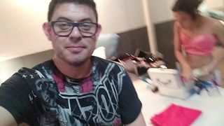 NESTE RAIO DE SURUBA ME PASSARAM A MAO NA BUNDA E EU NAO COMI NINGUEM.