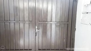 A empregada domestica precisa de dinheiro para sua familia e seu chefe pervertido tira vantagem de sua situacao ( anal)