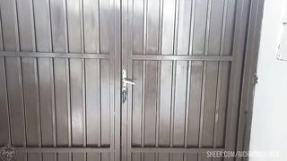 A empregada domestica precisa de dinheiro para sua familia e seu chefe pervertido tira vantagem de sua situacao ( anal)