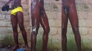 MACHAO PAUZUDO TOMANDO BANHO