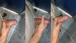 PUNHETA GOSTOSA NO BANHEIRO DO ESCRITORIO