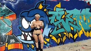 JE ME MET A POIL SUR UNE DIGUE J ADORE L EXHIB