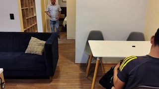 TRAJE A MI NOVIO A PRESENTARLE A MIS PADRASTROS SIN IMAGINAR QUE MI MADRASTRA PUTA SE LO IBA A FOLLAR COMO COLAGENO Y DELANTE DE MI PADRASTRO EL CORNUDO