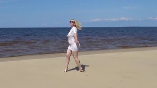 GOLDEN RAIN 96 - PISS ON BEACH