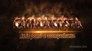 Corno bi primeiro pede brinquedinho no cuzinho depois chama amiga TRANS para fazer um menage