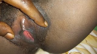 AMATEUR BABE ENJOYING SEX