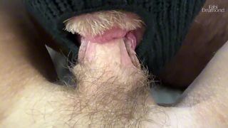 MILF GOSTOSA DEIXA SEU SEGUIDOR CHUPAR SEU CLITORIS GRANDE E GOZA NA BOCA DELE – PARTE 2