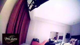 ¡ALGUIEN NOS ESTA MIRANDO Y ESCUCHANDO! GRABAMOS ESTO EN NUESTRO HOTEL PARTE 2