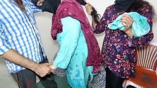 BBW INDIAN MOTHER-IN-LAW (SAAS) ANAL FUCKED INFRONT OF WIFE, CLEAR HINDI AUDIO IN XXX GAAND CHUDAI