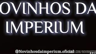 marido me pega com outro homem na nossa cama e participa da brincadeira