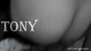 ¡Ay vecina.. Mire nomas, ya tiene el culo muy abierto de tantas metidas y sentones.. Ahora que va decir mi compadre cuando regrese de los yunaites?.