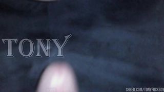 ¡Ay vecina.. Mire nomas, ya tiene el culo muy abierto de tantas metidas y sentones.. Ahora que va decir mi compadre cuando regrese de los yunaites?.