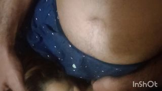 RUIVA PROCURA UM MASSAGISTA PRA RELAXAR E ACABA LEVANDO PICA NA BUCETA E GOZADA DE DOIS HOMENS