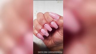 Coroa toca menininha inocente mas ela e safadinha e come o cu dele, depois da a bucetinha