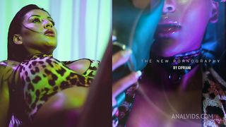 I play to masturbate while you watch me