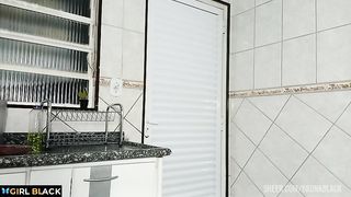 Depois da balada, levei o novinho Richards Oliver pra casa e fudemos intensamente no pelo e gozamos juntinhos.