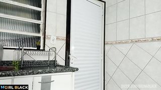 Depois da balada, levei o novinho Richards Oliver pra casa e fudemos intensamente no pelo e gozamos juntinhos.