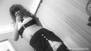 A little hotel worker, having come to the rescue of the guest, also helped him relax by giving herself to fuck