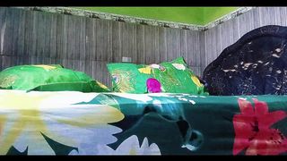 SHE WANTED TO PUMP HER ASS HOLE