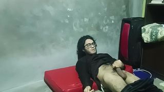 TUCACHERITOCACHERON - VAGABUNDO PINGON SE SACA LA LECHE EN EL SUELO. BUENA TOMA, VERDAD?