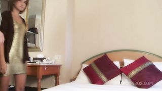 Coming home with a girl, the guy planted her on his dick and brought a lot of pleasure