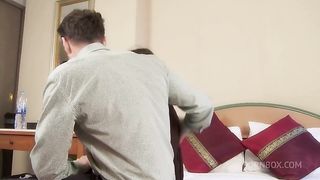 Coming home with a girl, the guy planted her on his dick and brought a lot of pleasure