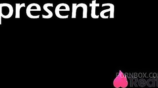 Cavala Ana Julia jogou a raba gostosa na rola do safado e fodeu sem massagem