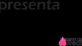 Cavala Ana Julia jogou a raba gostosa na rola do safado e fodeu sem massagem