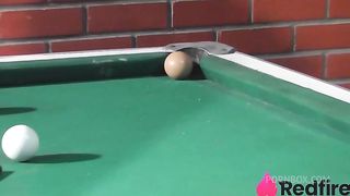 Encacapando a rola na buceta da magrinha safada