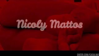 Fumando e mostrando a buceta na sacada pros predios vizinhos