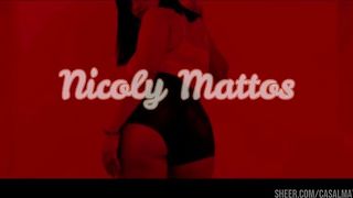 Fumando e mostrando a buceta na sacada pros predios vizinhos