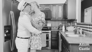 ATOMIC BOMBSHELL: JADE RADD MILKMAN BLACK & WHITE