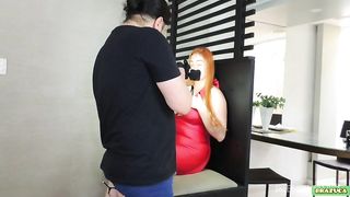 ELA E ALTA E TEM OS PEITOS NATURAIS E GRANDES