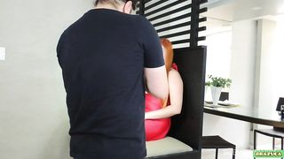 ELA E ALTA E TEM OS PEITOS NATURAIS E GRANDES