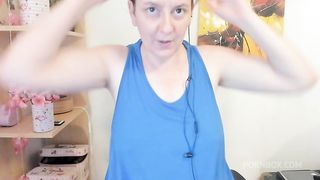 Beautiful fat Italian stepmother masturbates with many obscenities in the Italian language