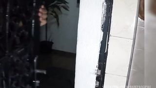 Marido vai trabalhar e acaba sendo traido pelo vizinho militar militar police